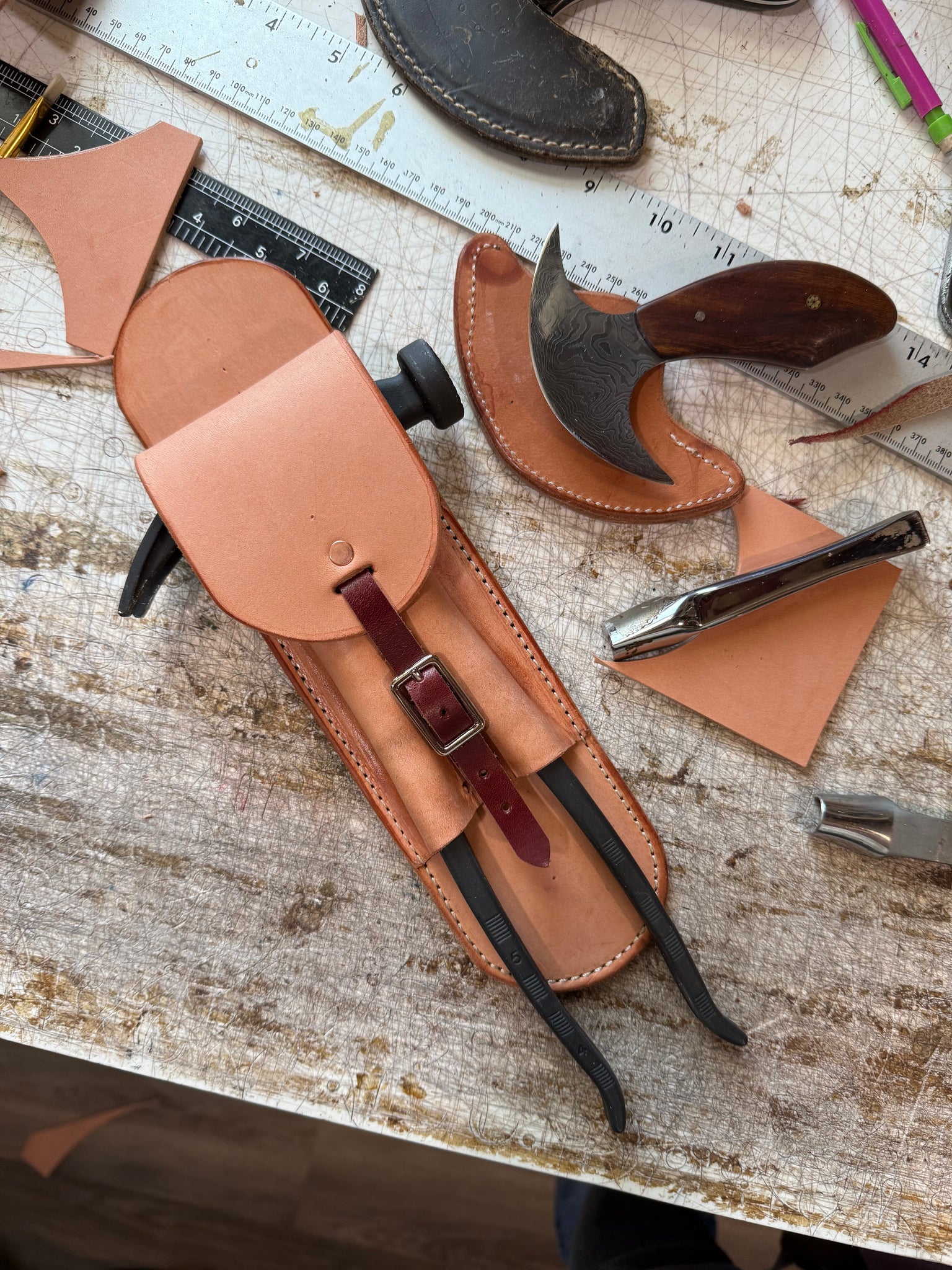 Plammer pliers scabbard